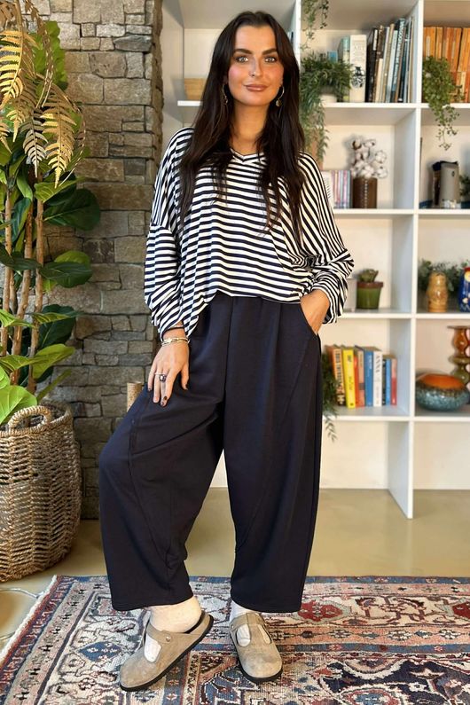 Scamp Raw Seam Barrel Pant Navy